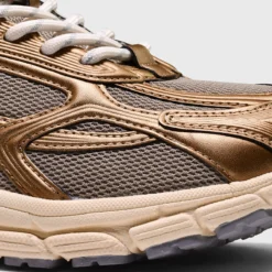 Woman Mercer The Re-Run High Frequency MAGNUM Shoes